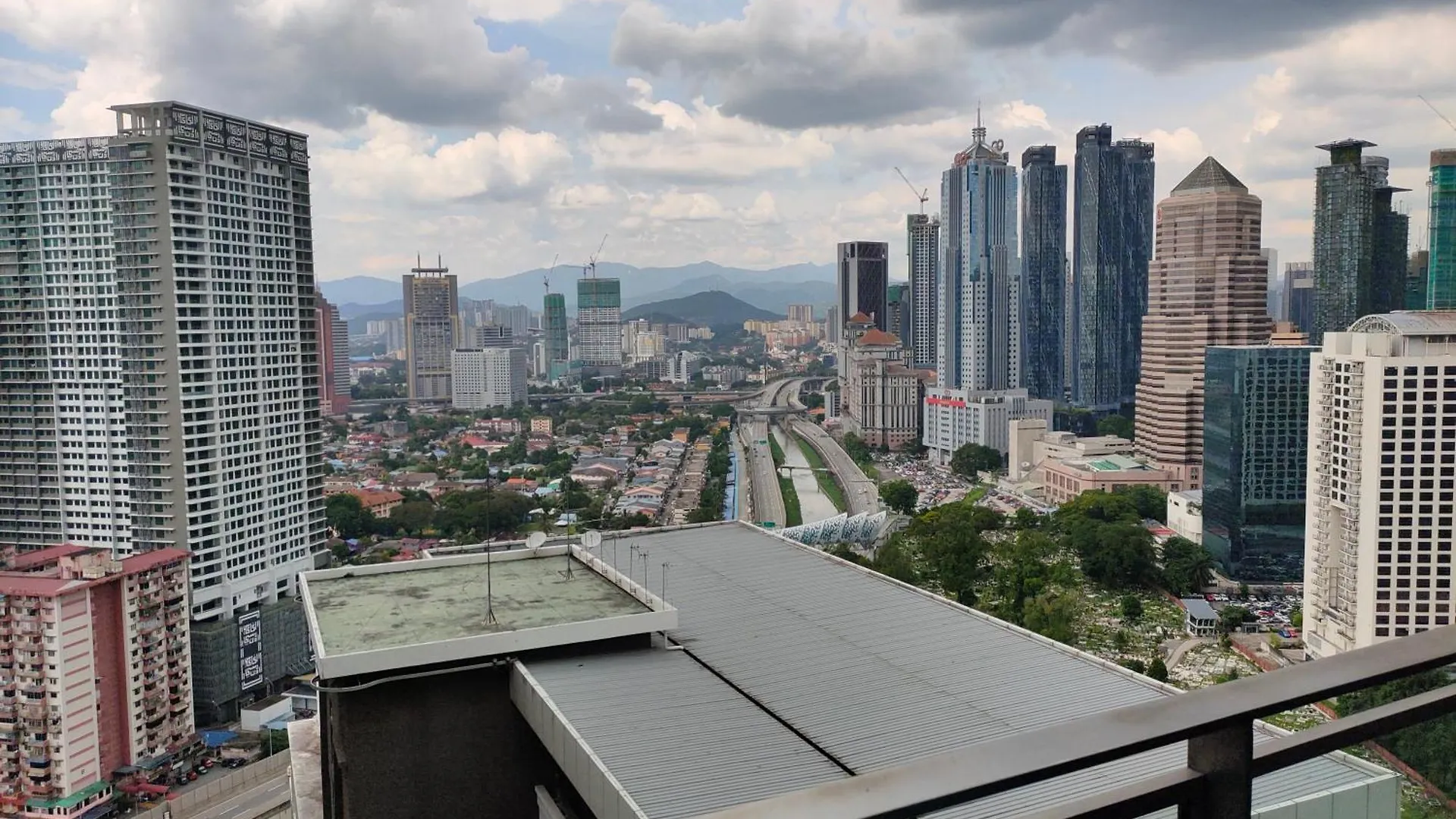 דירה קואלה לומפור Summer Suites Klcc By Luna